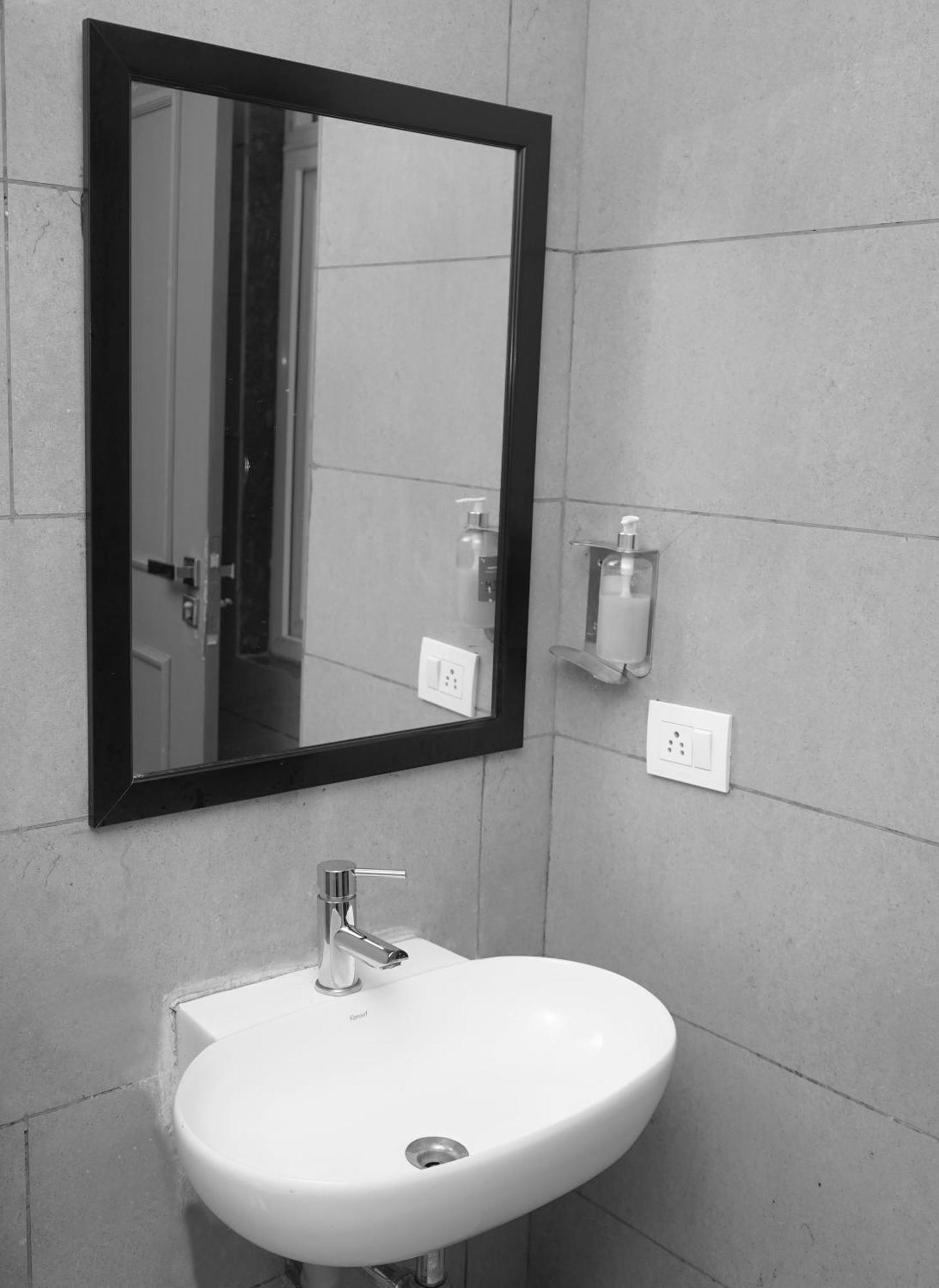 Suites Admiral Delhi Airport Νέο Δελχί Εξωτερικό φωτογραφία